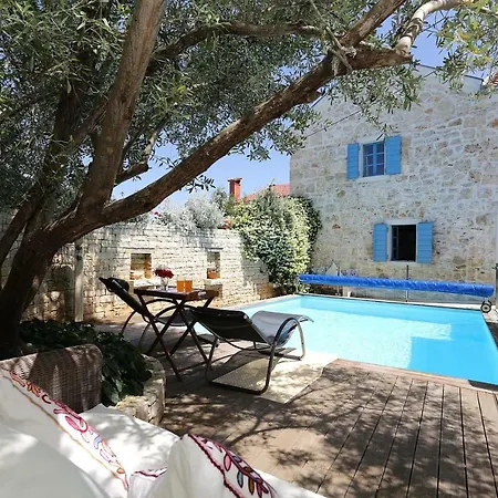 Ferienhaus Olive's Hug Poljana (Ugljan)